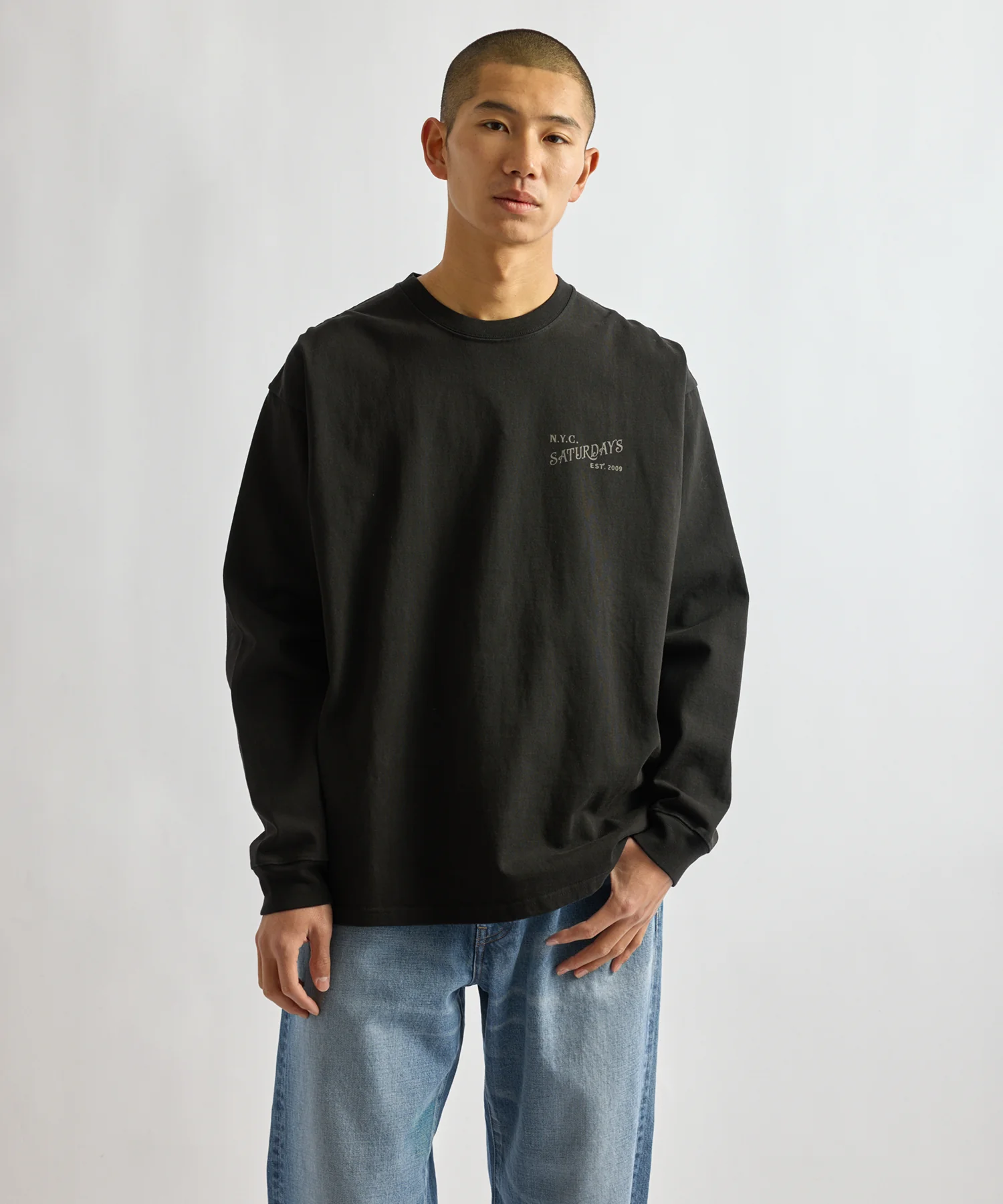 Max Weight Vintage Serif Long Sleeve Tee - Image 2