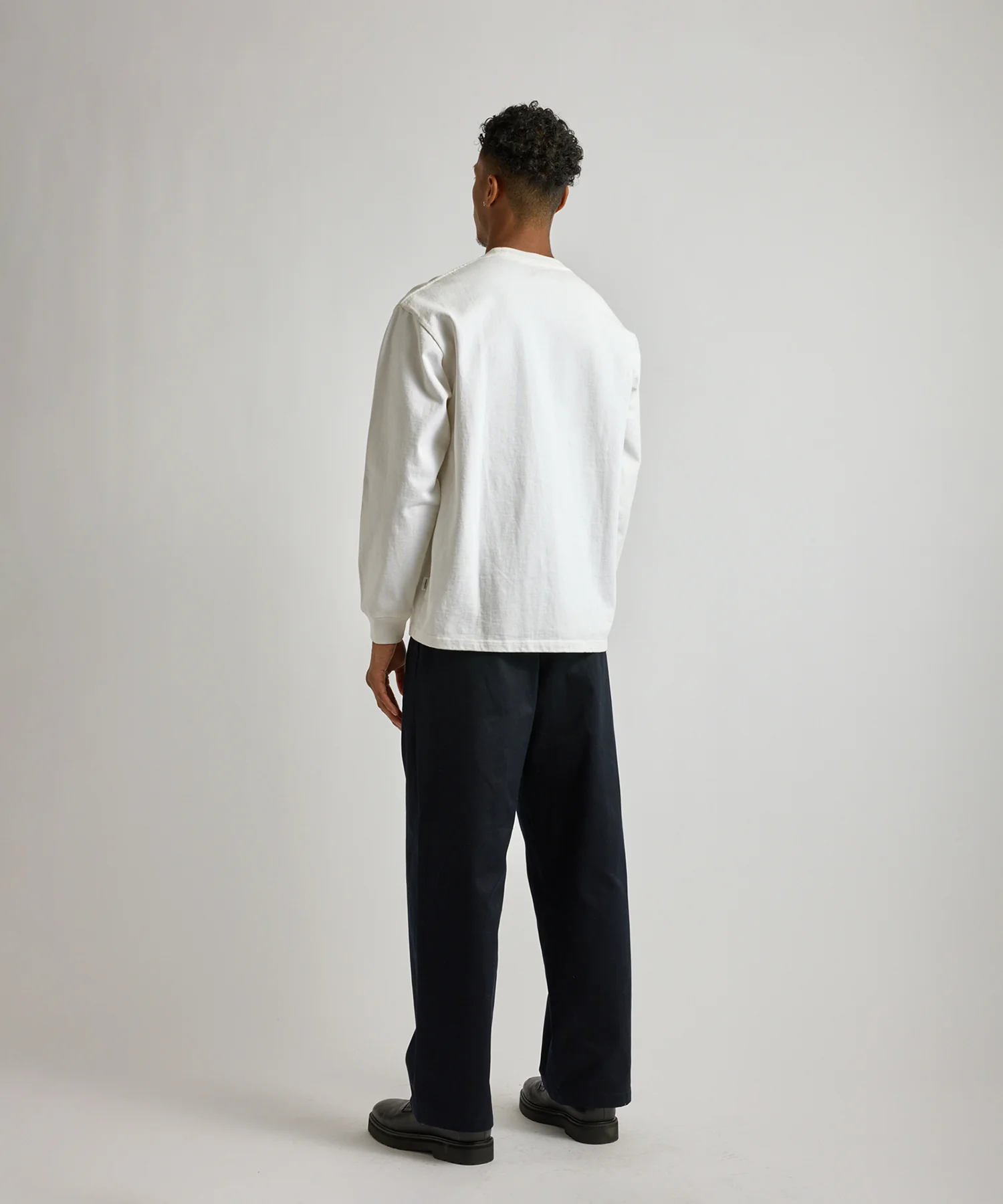 Max Weight Vintage Serif Long Sleeve Tee - Image 4