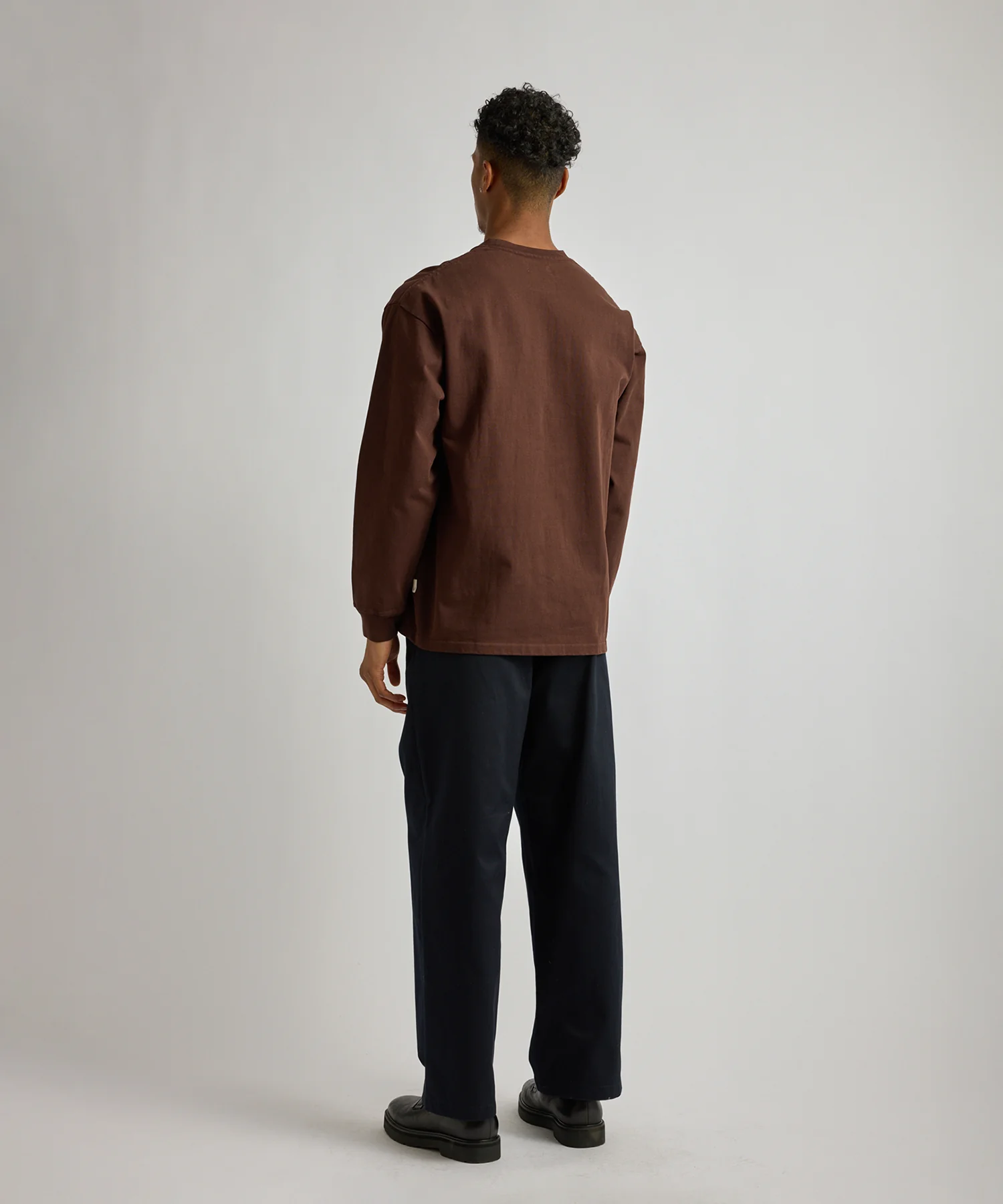 Max Weight Vintage Serif Long Sleeve Tee - Image 4