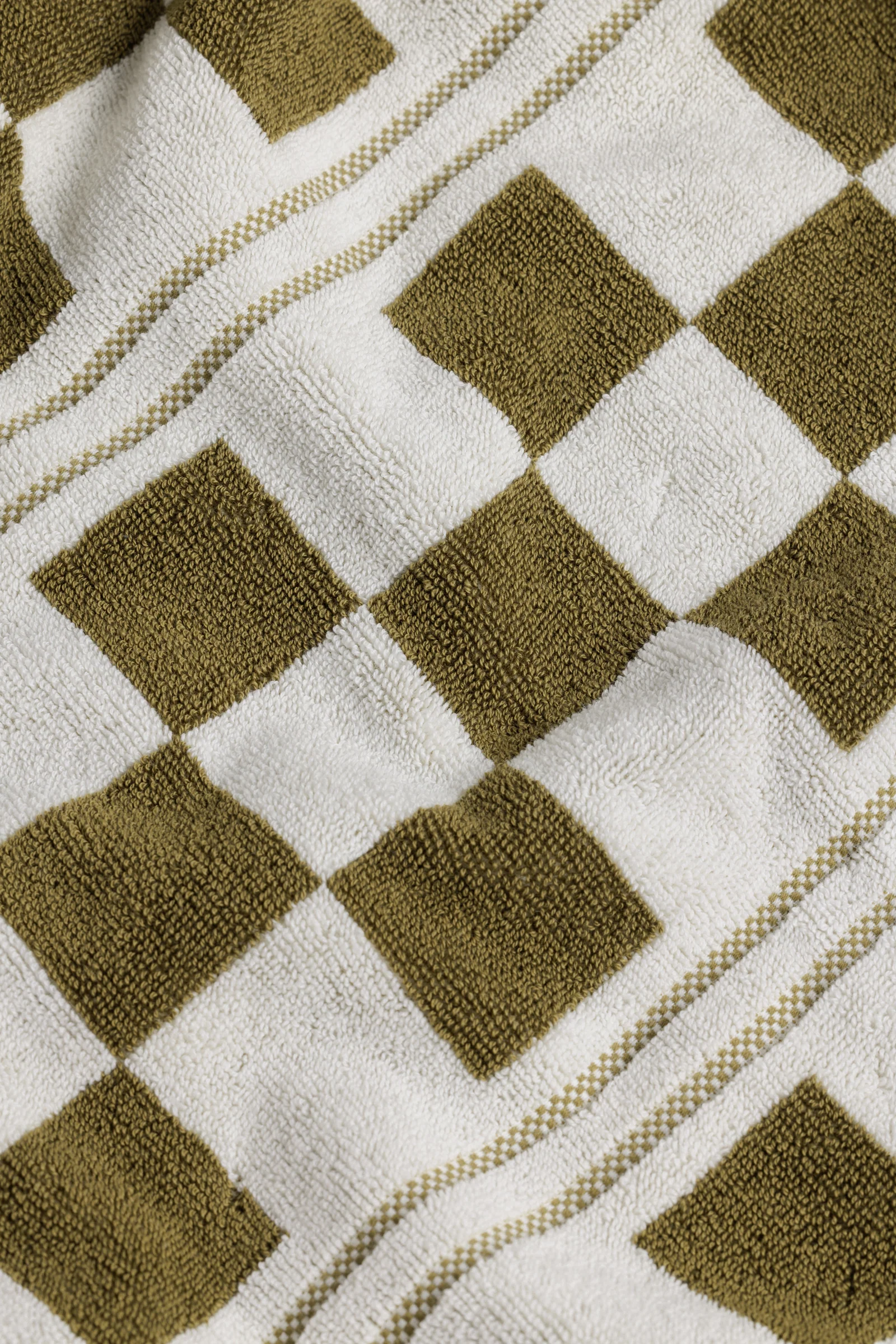 Busby Pool Towel - Image 4